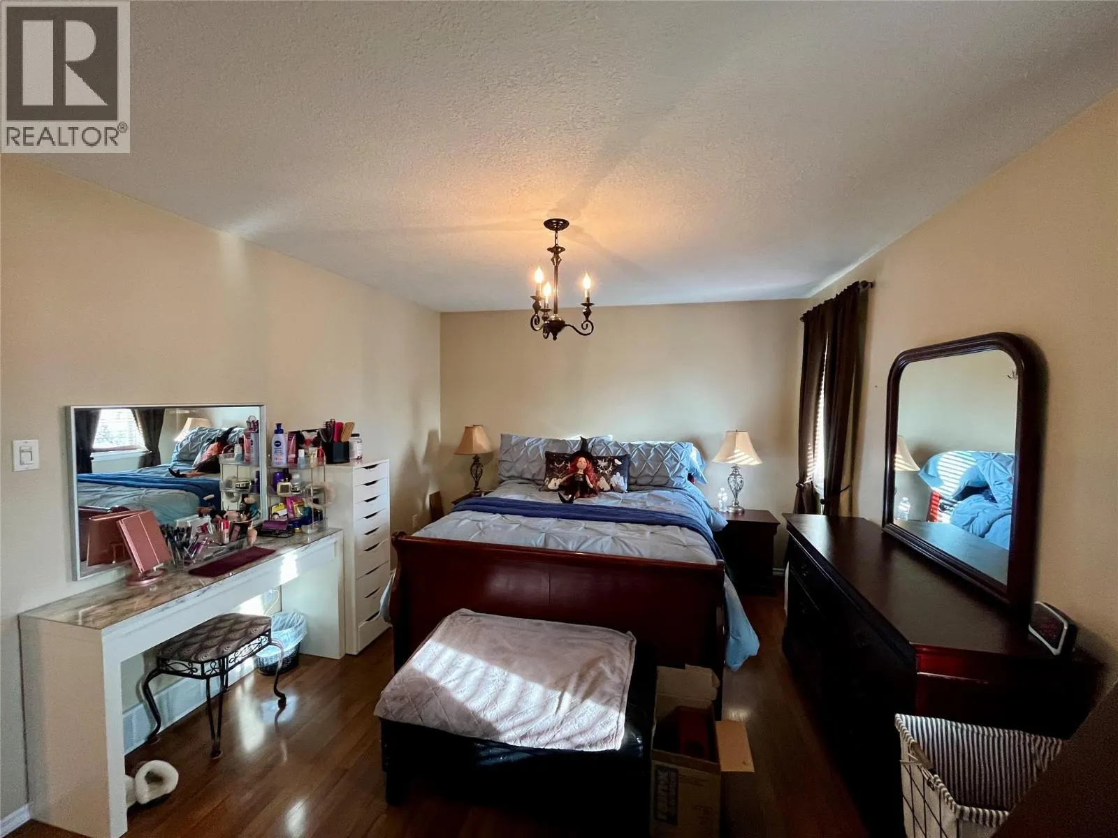 10710 Cottonwood Crescent