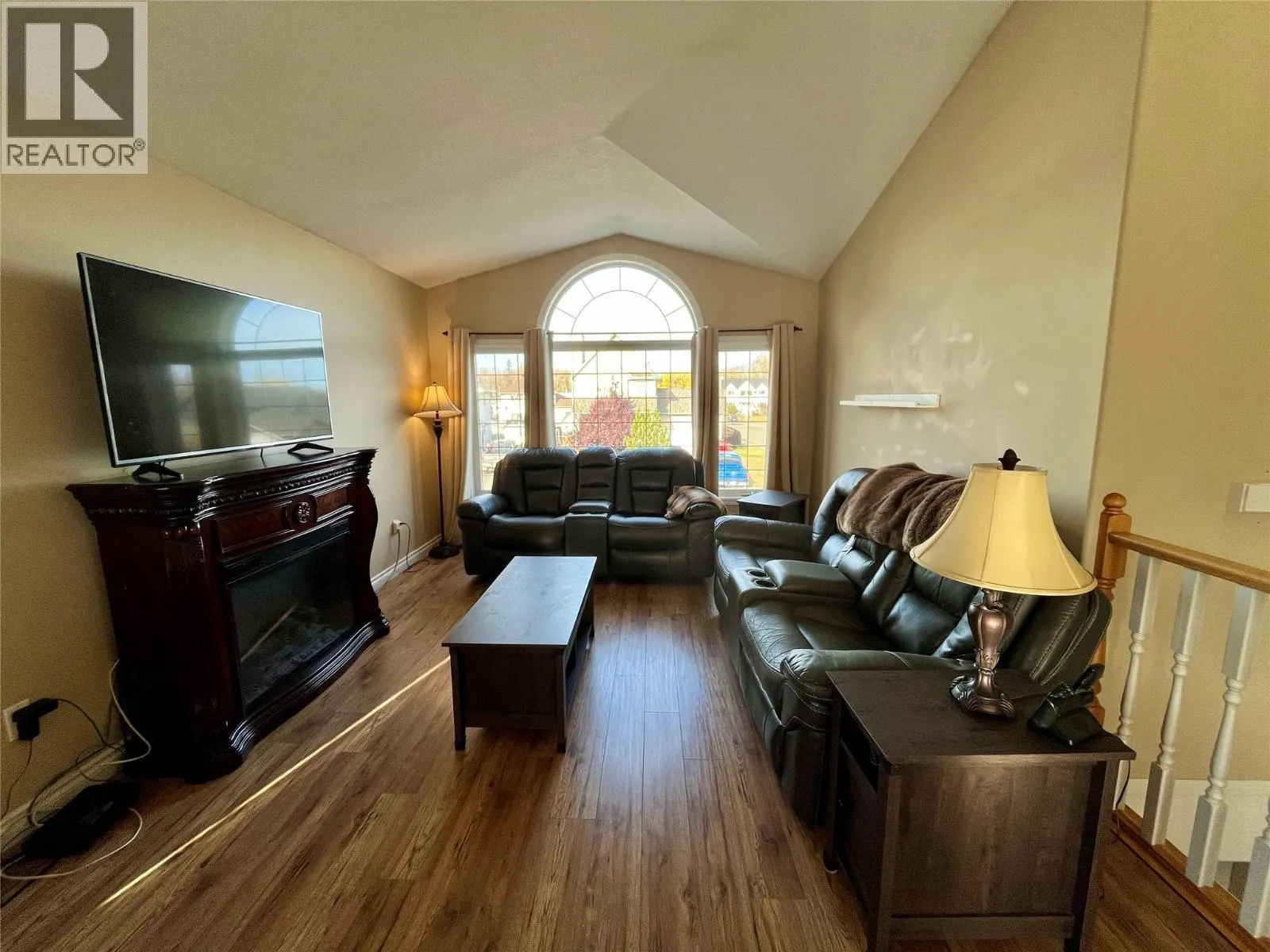 10710 Cottonwood Crescent