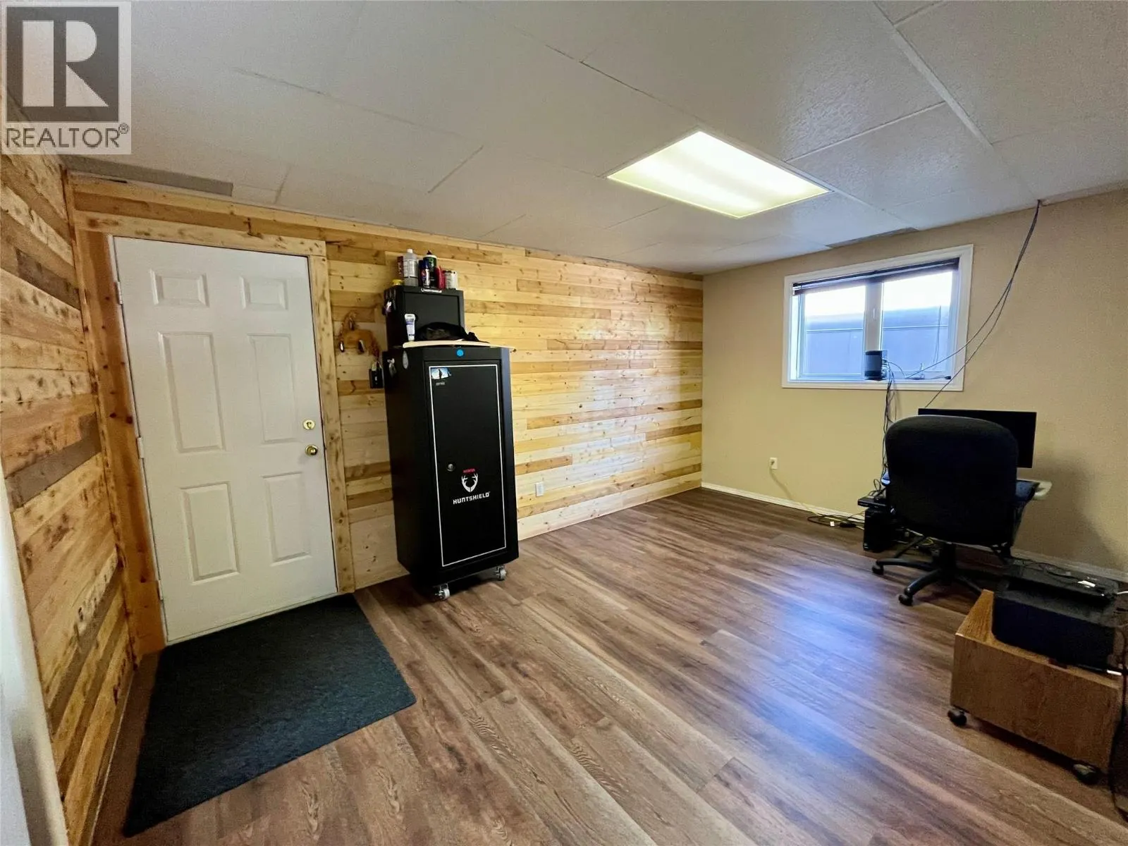 10710 Cottonwood Crescent