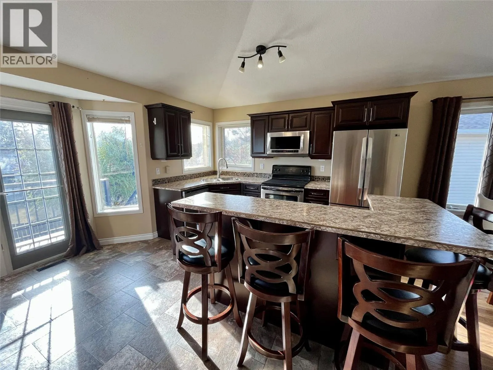 10710 Cottonwood Crescent