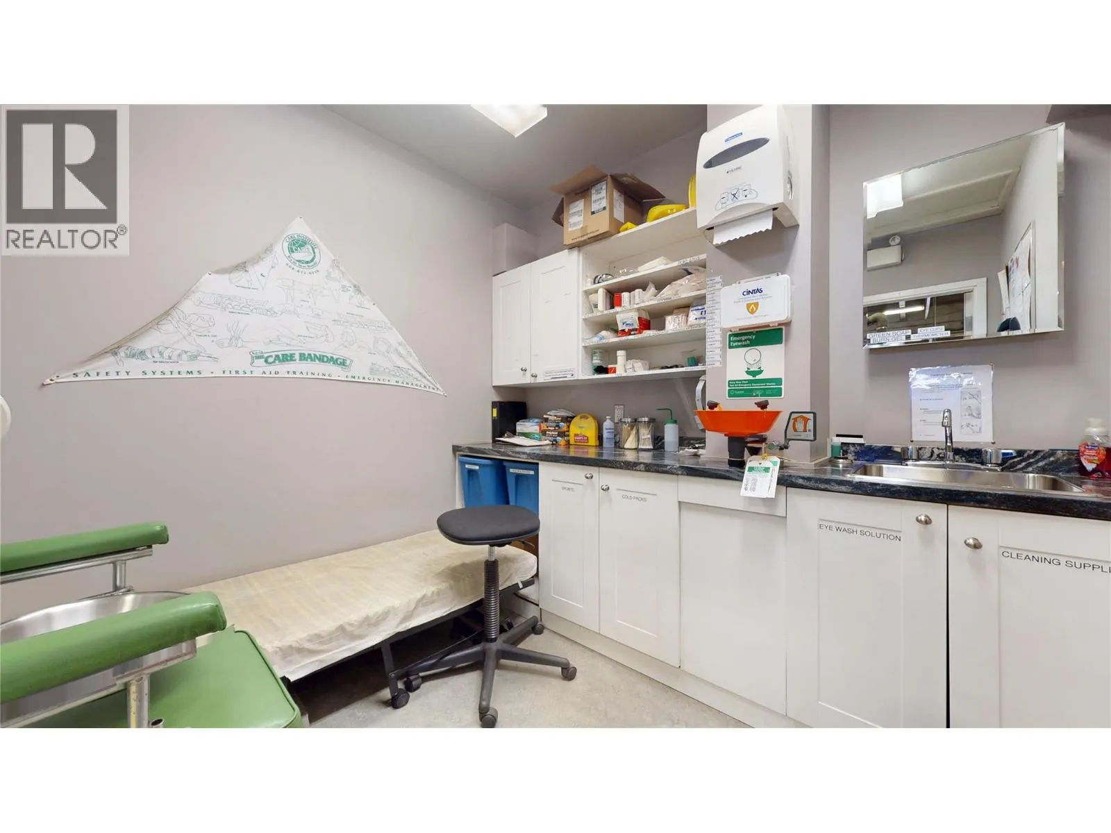 815 Cranbrook Street N