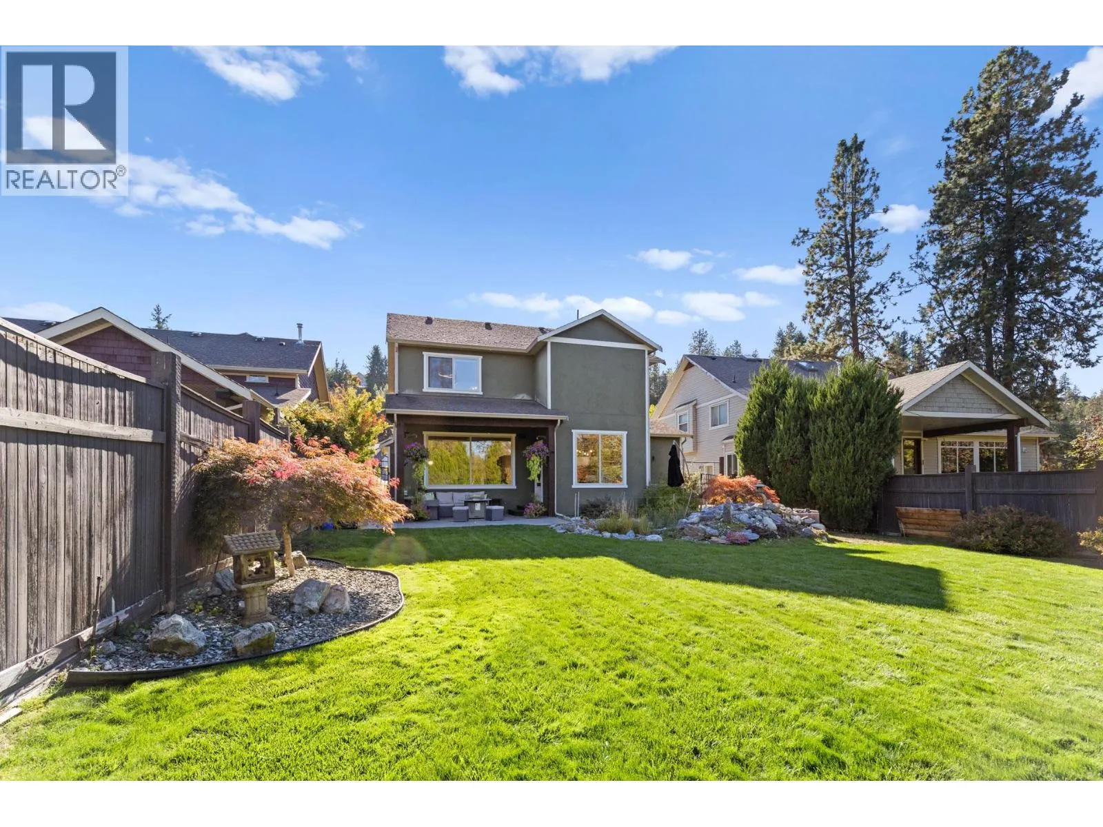 898 Paret Crescent