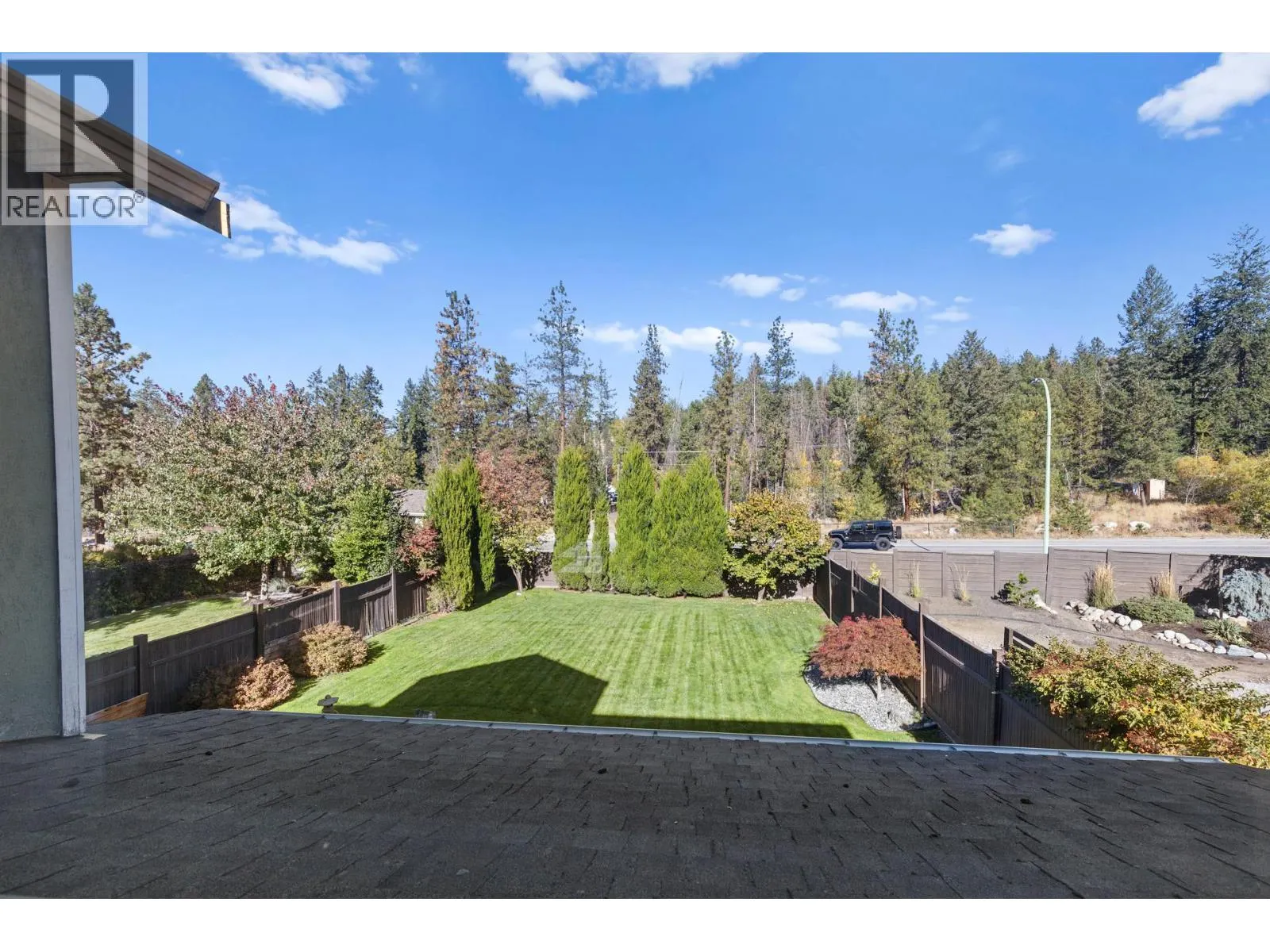 898 Paret Crescent