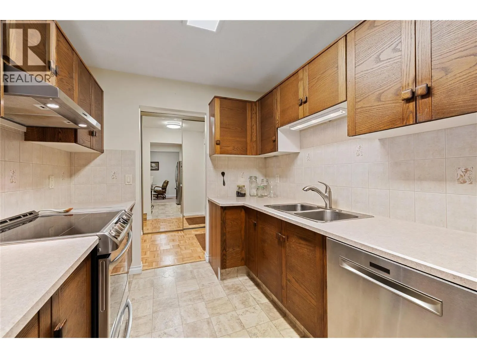 1035 Bernard Avenue Unit# 104