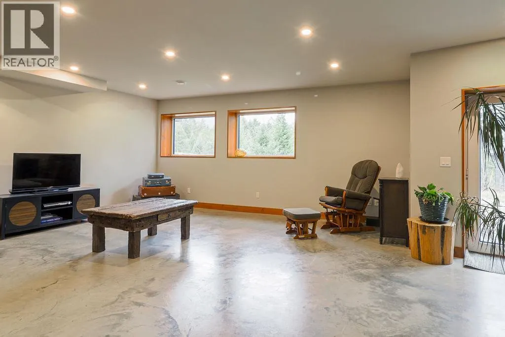 2160 KOOTENAY 3 Road