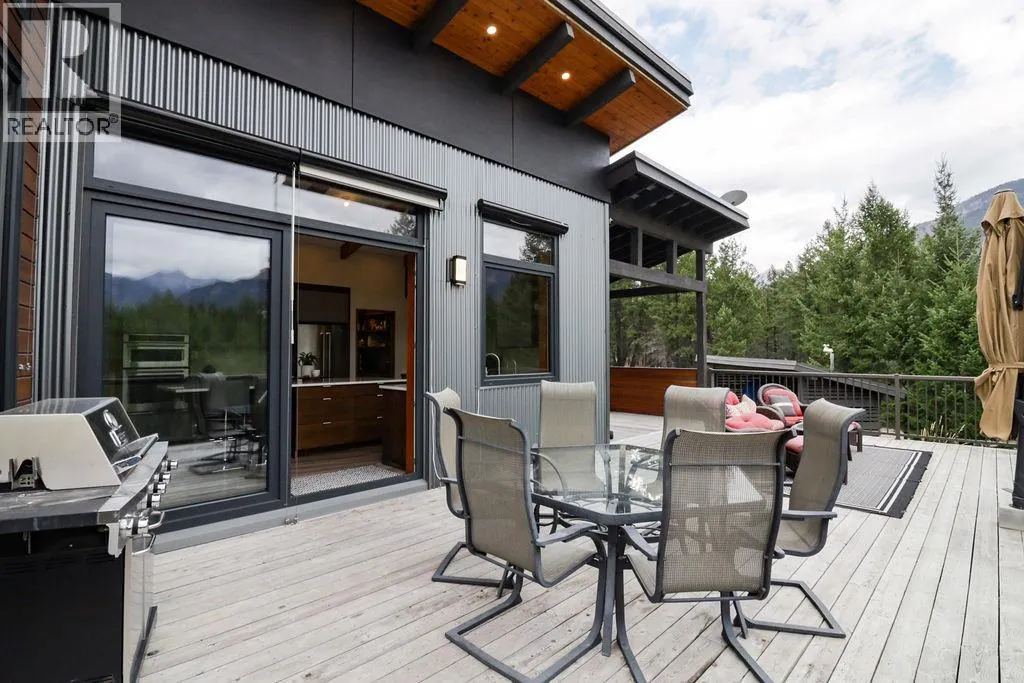 2160 KOOTENAY 3 Road