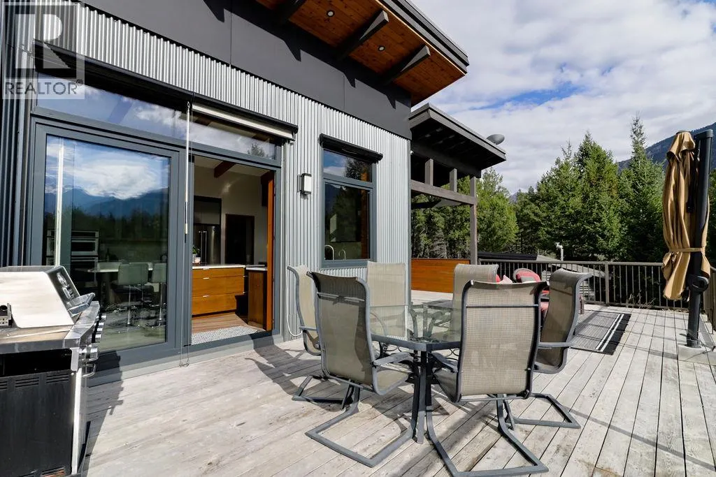 2160 KOOTENAY 3 Road