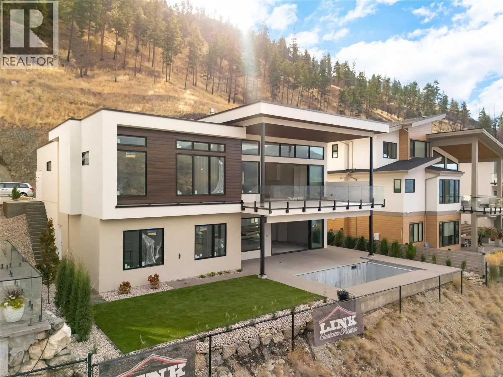 573 Clifton Court