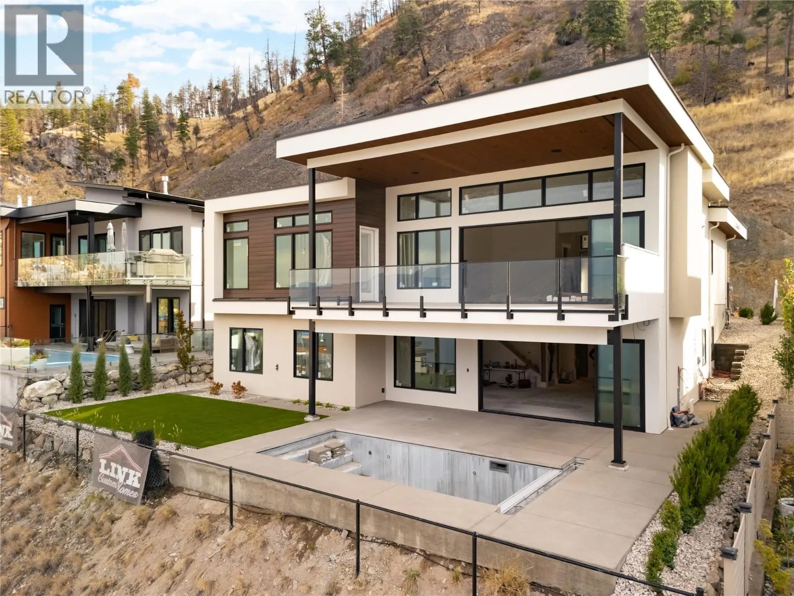573 Clifton Court