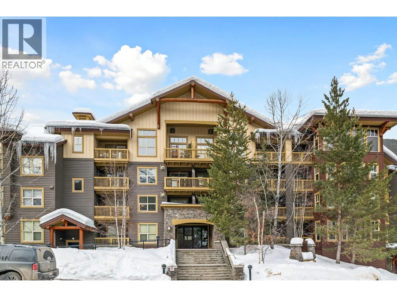 2070 SUMMIT Drive Unit# 201B