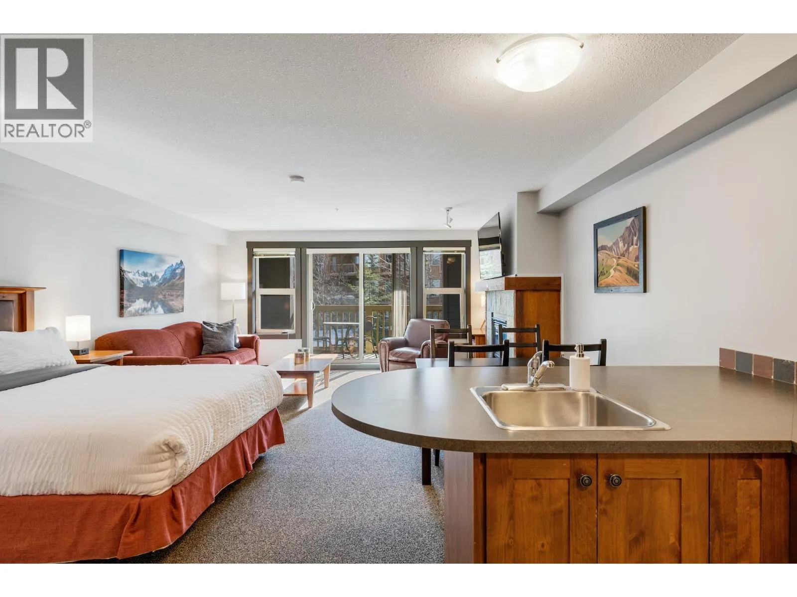 2070 SUMMIT Drive Unit# 201B