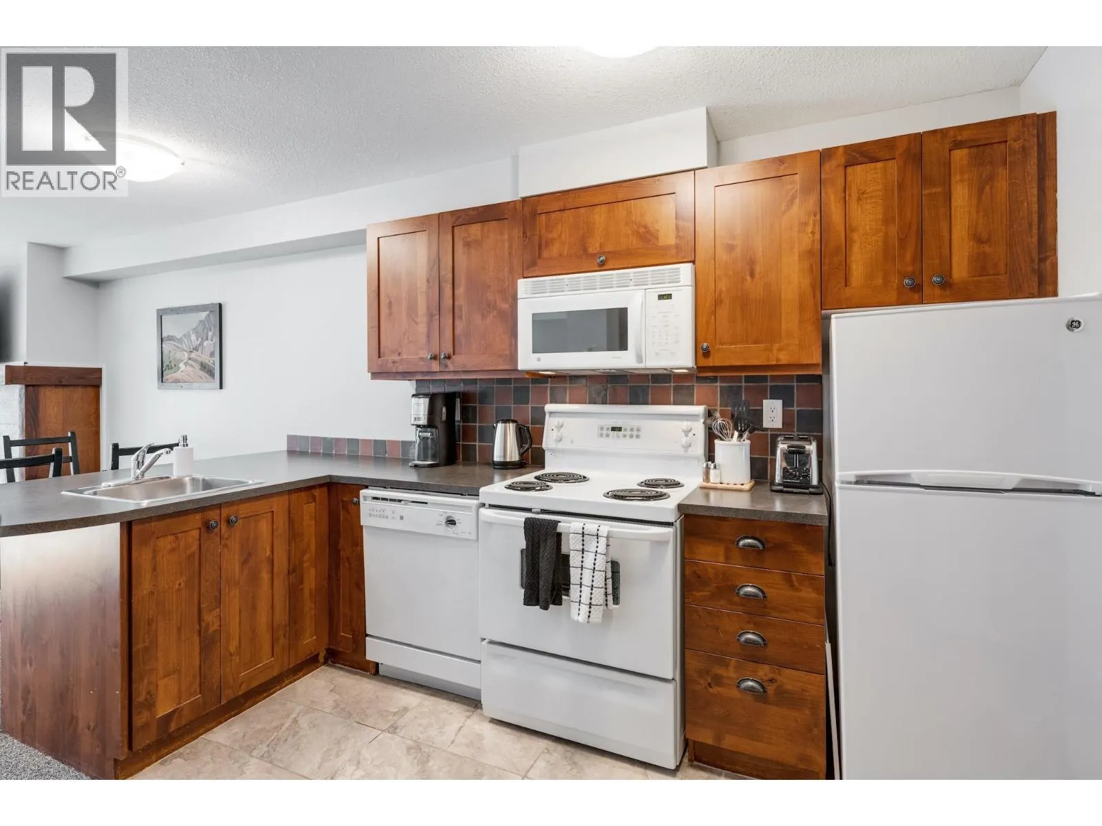 2070 SUMMIT Drive Unit# 201B