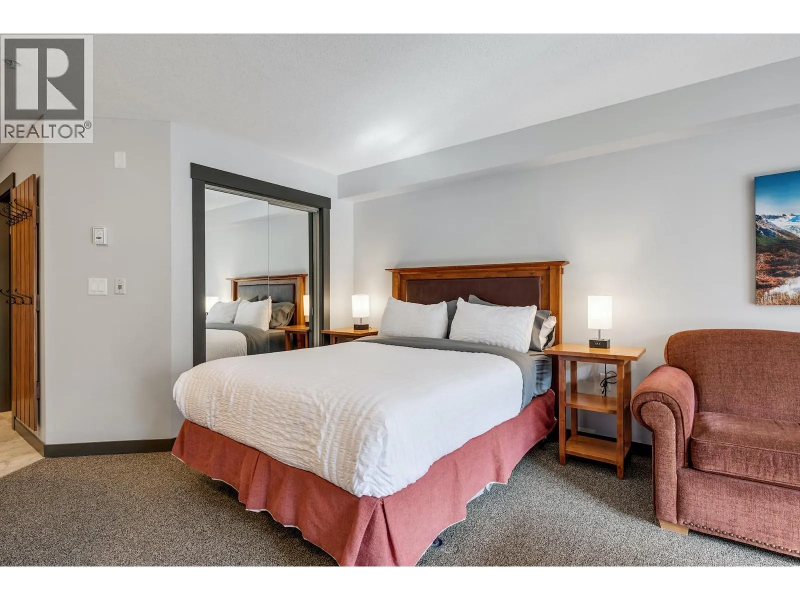 2070 SUMMIT Drive Unit# 201B