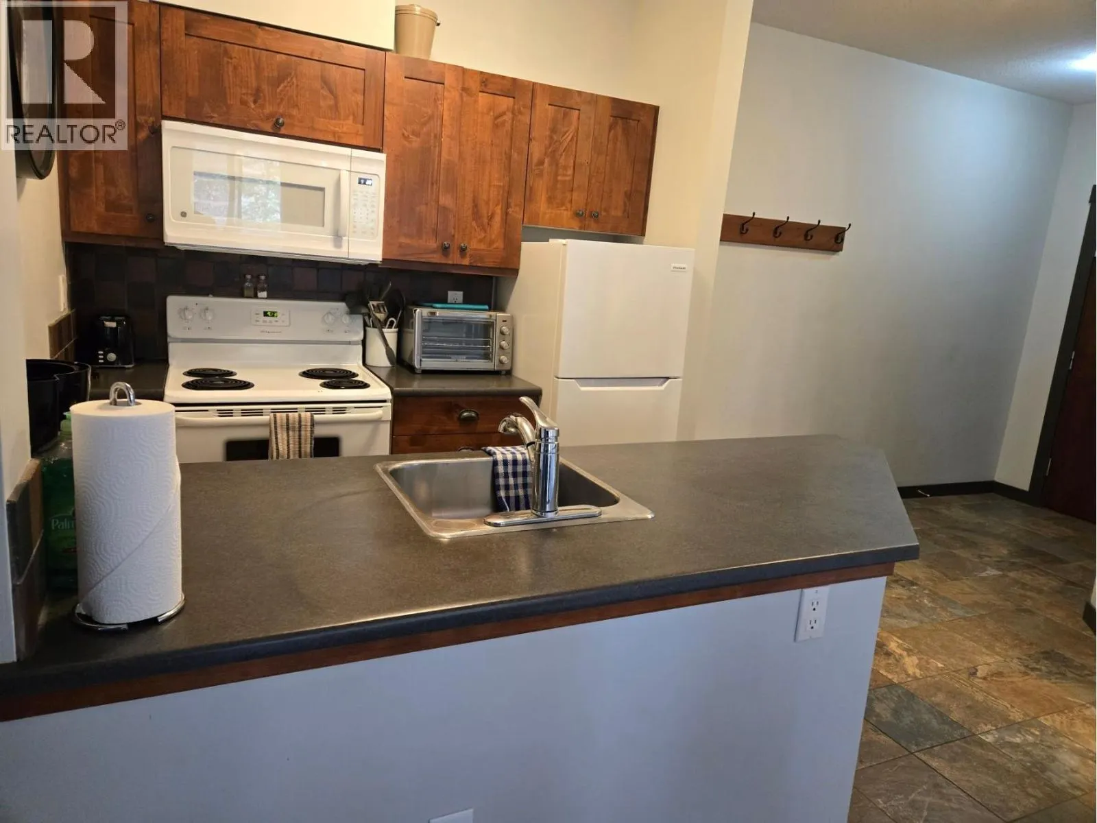 2070 SUMMIT Drive Unit# 201A