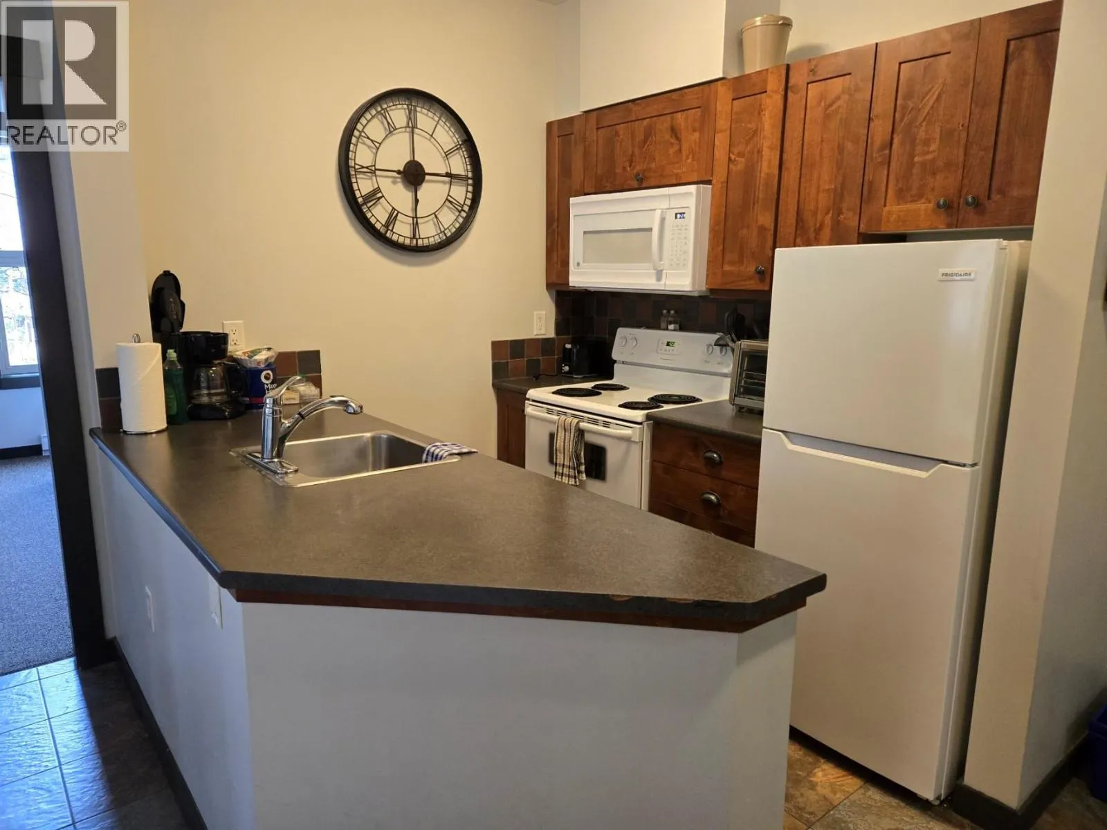 2070 SUMMIT Drive Unit# 201A