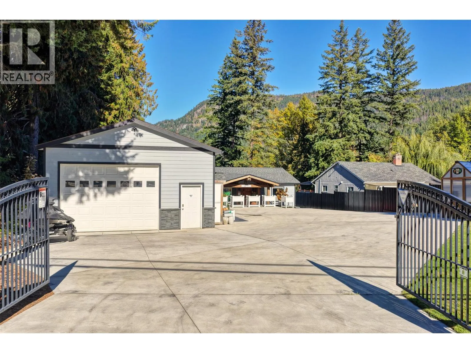 2661 Blind Bay Road
