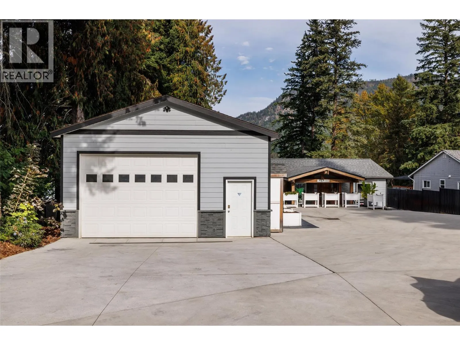 2661 Blind Bay Road