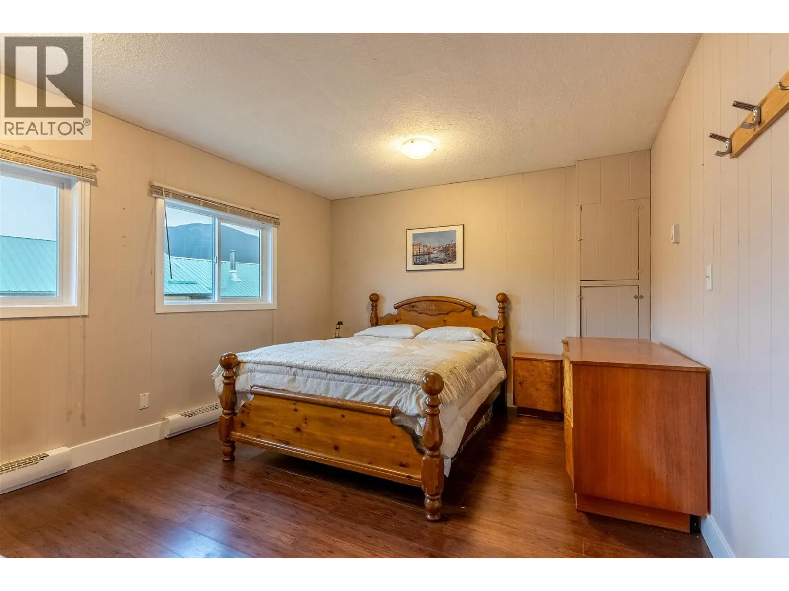 1722 FRONTAGE Road