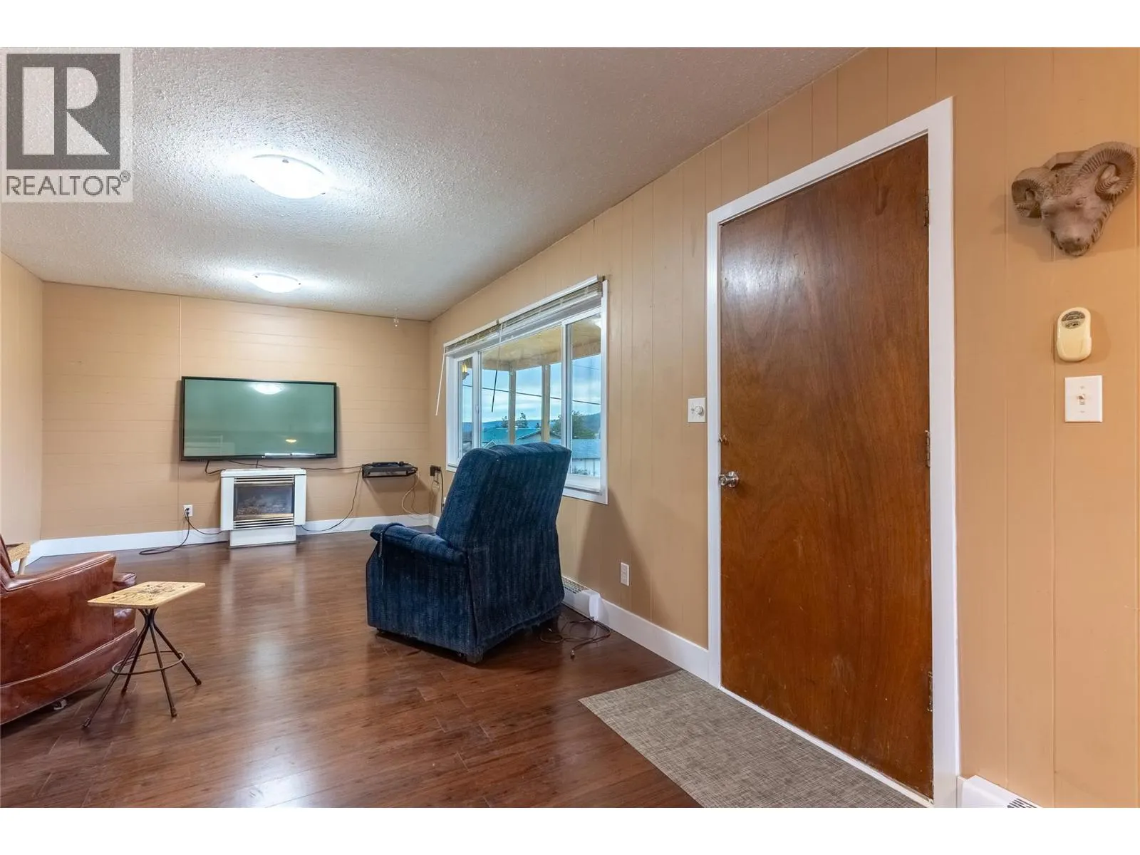 1722 FRONTAGE Road