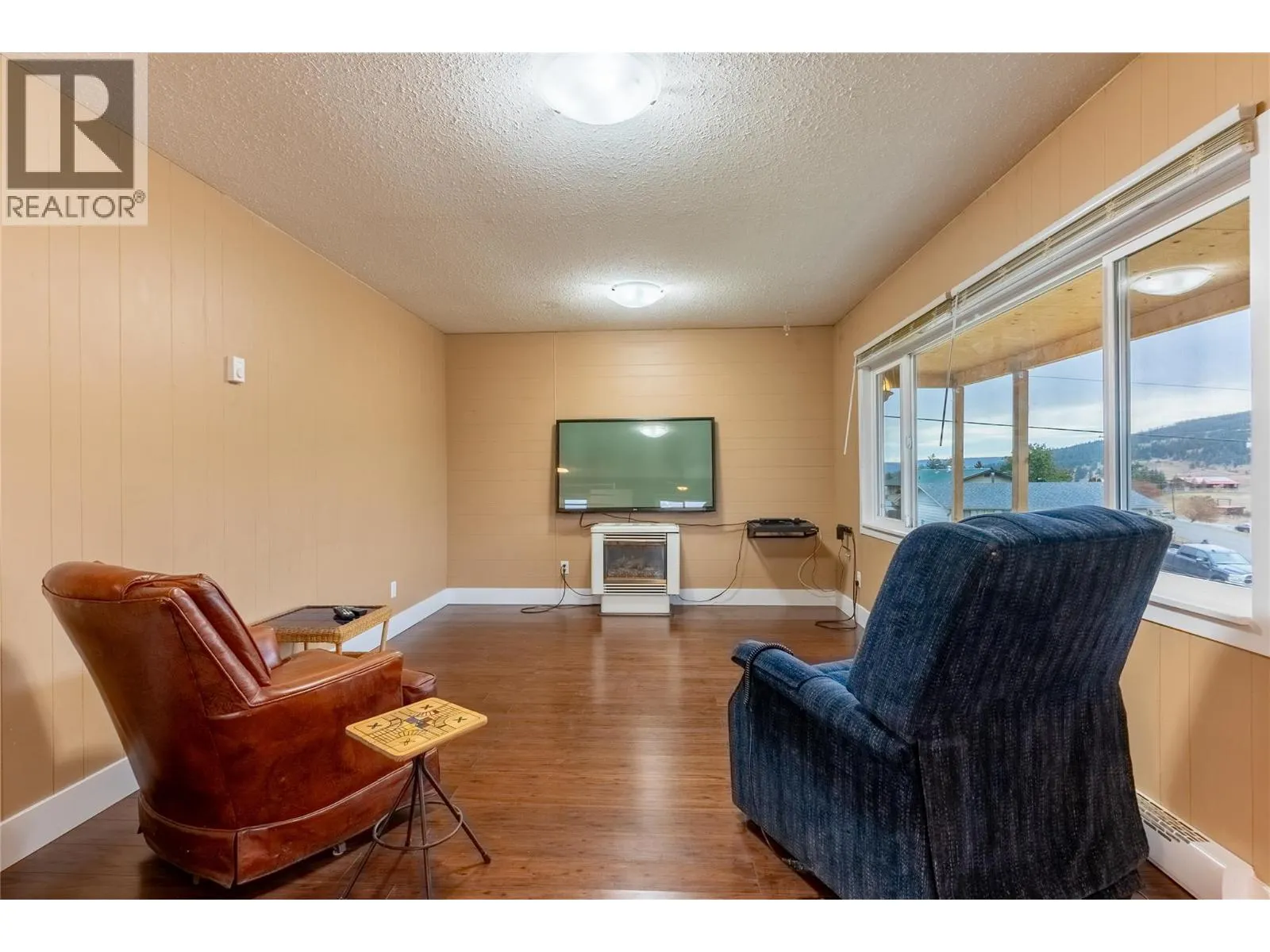 1722 FRONTAGE Road