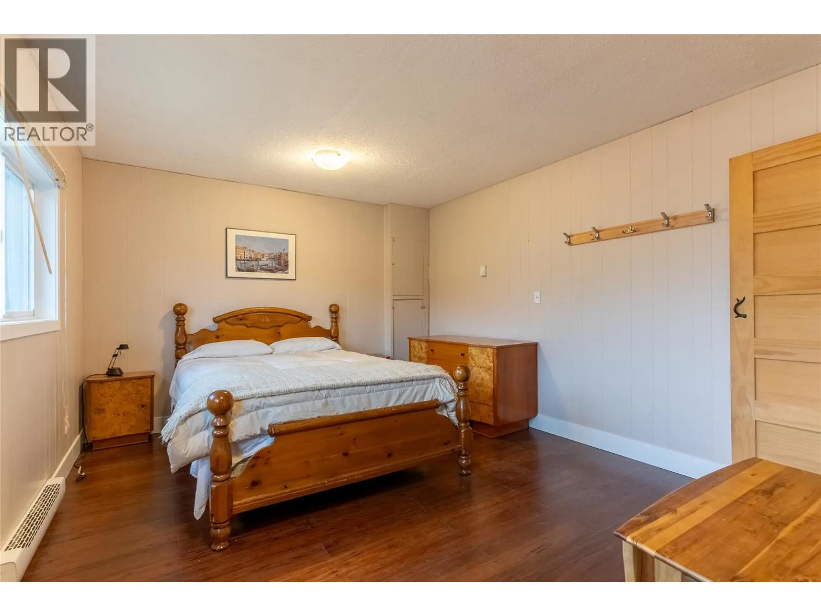 1722 FRONTAGE Road