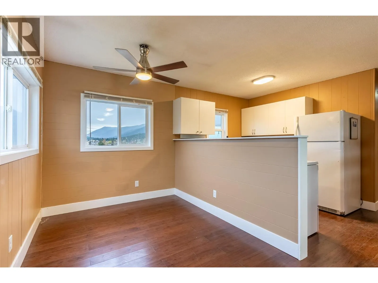 1722 FRONTAGE Road