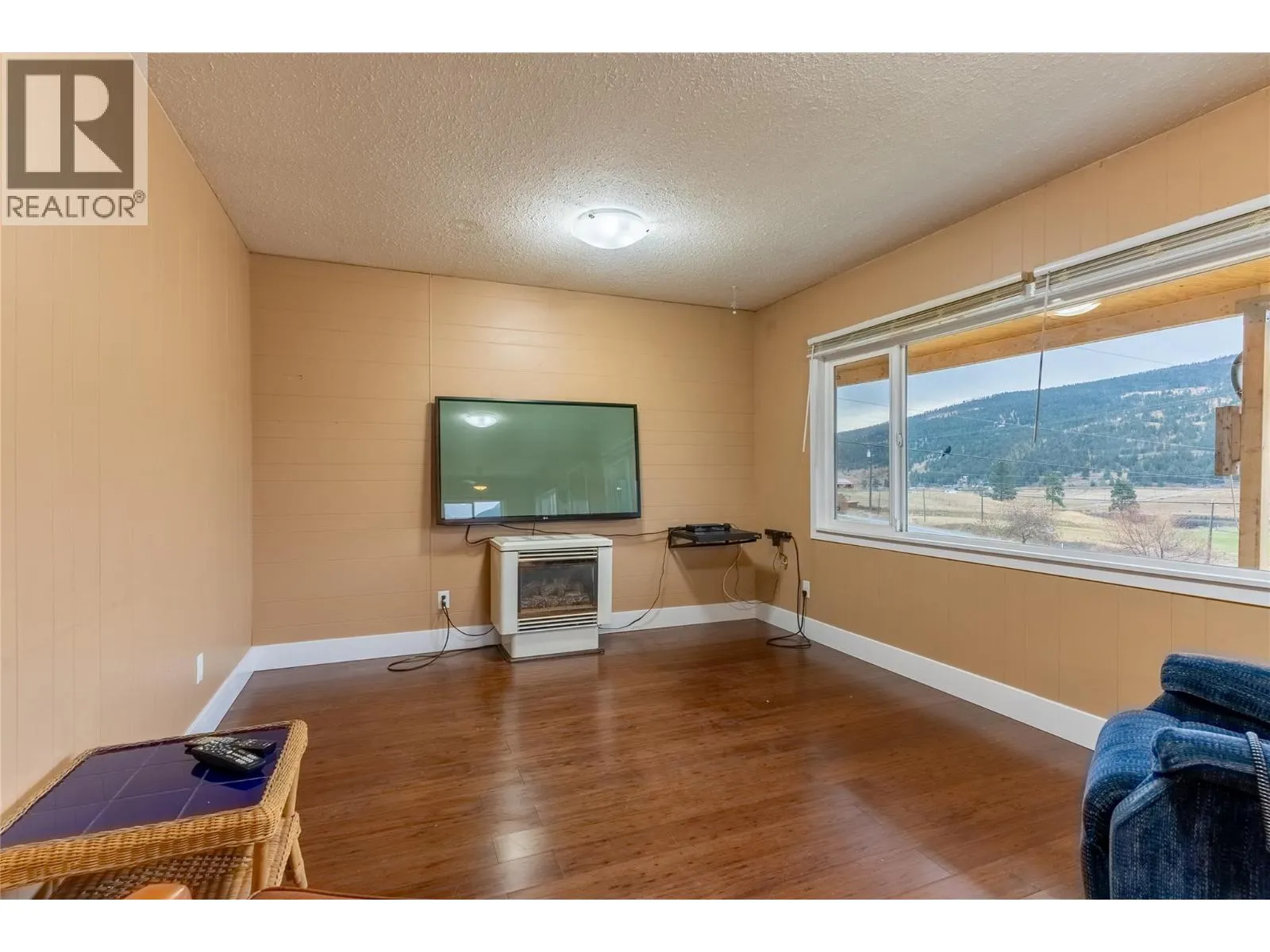1722 FRONTAGE Road