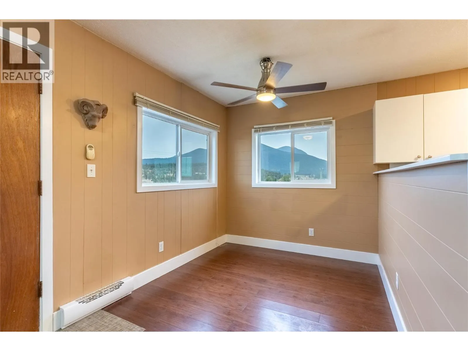 1722 FRONTAGE Road