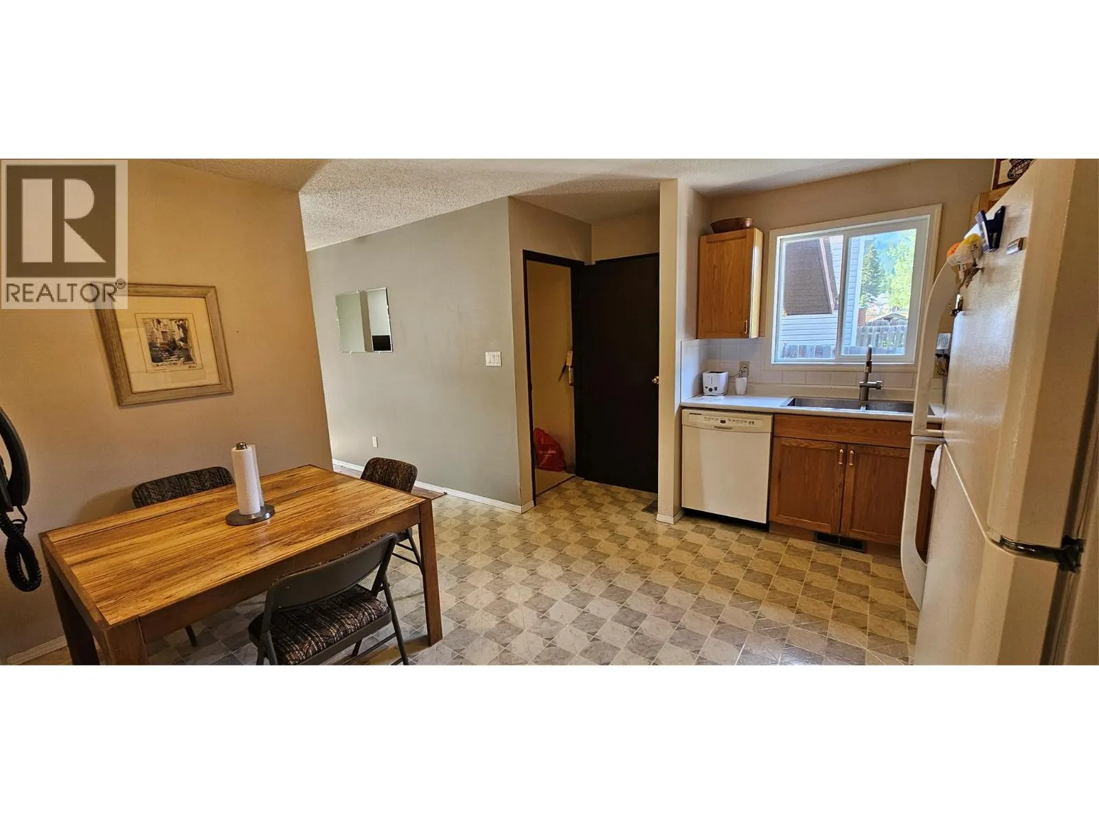 1234 Hickory Crescent