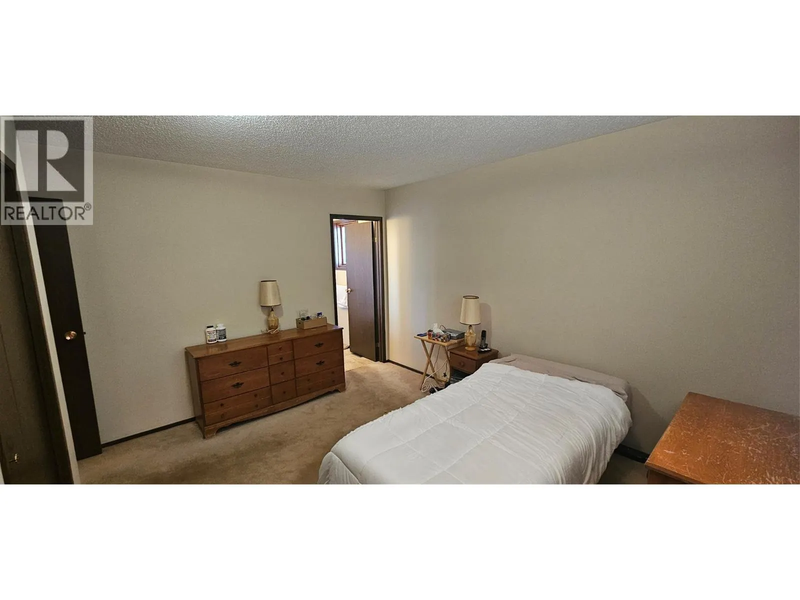 1234 Hickory Crescent