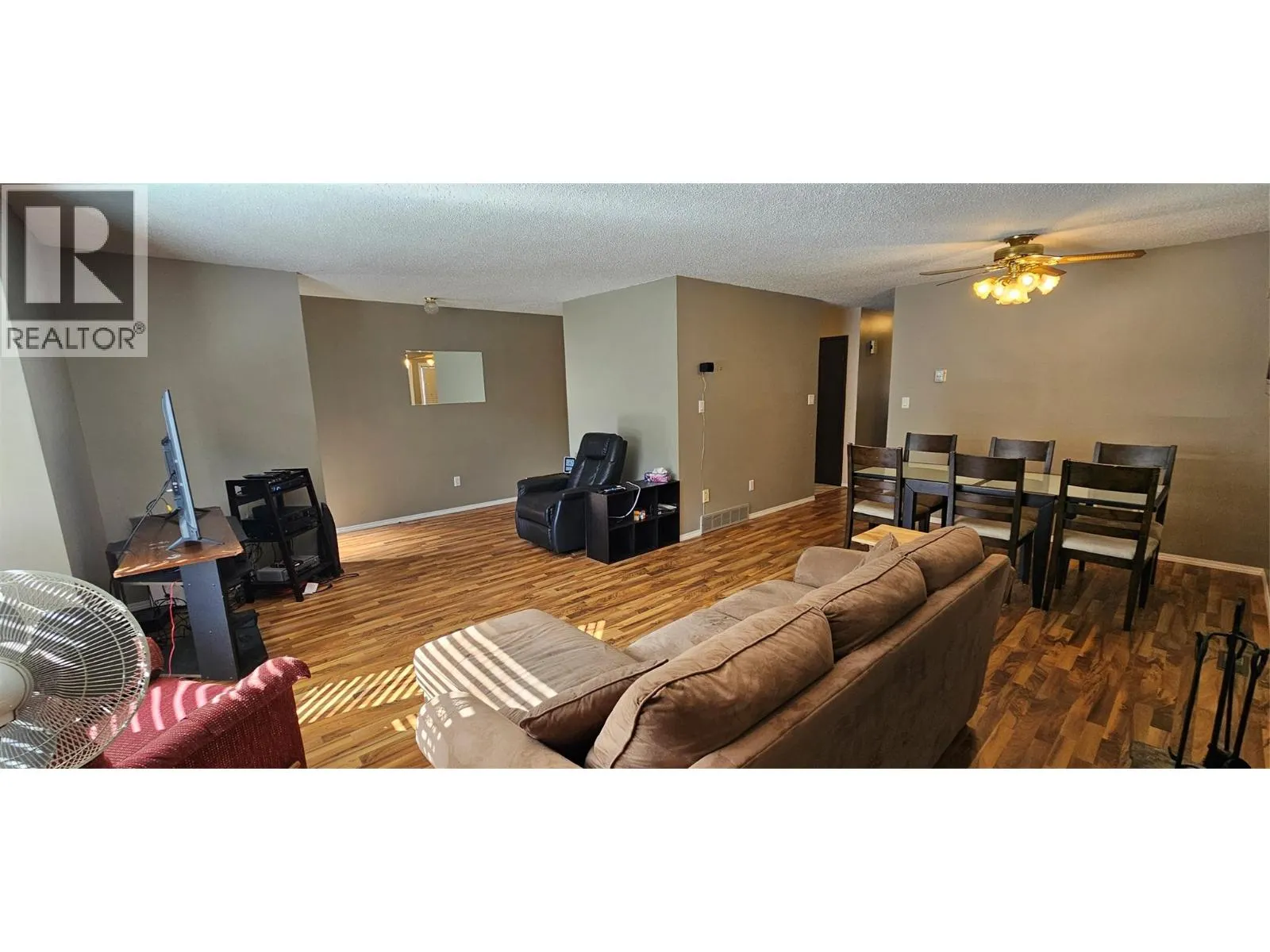 1234 Hickory Crescent