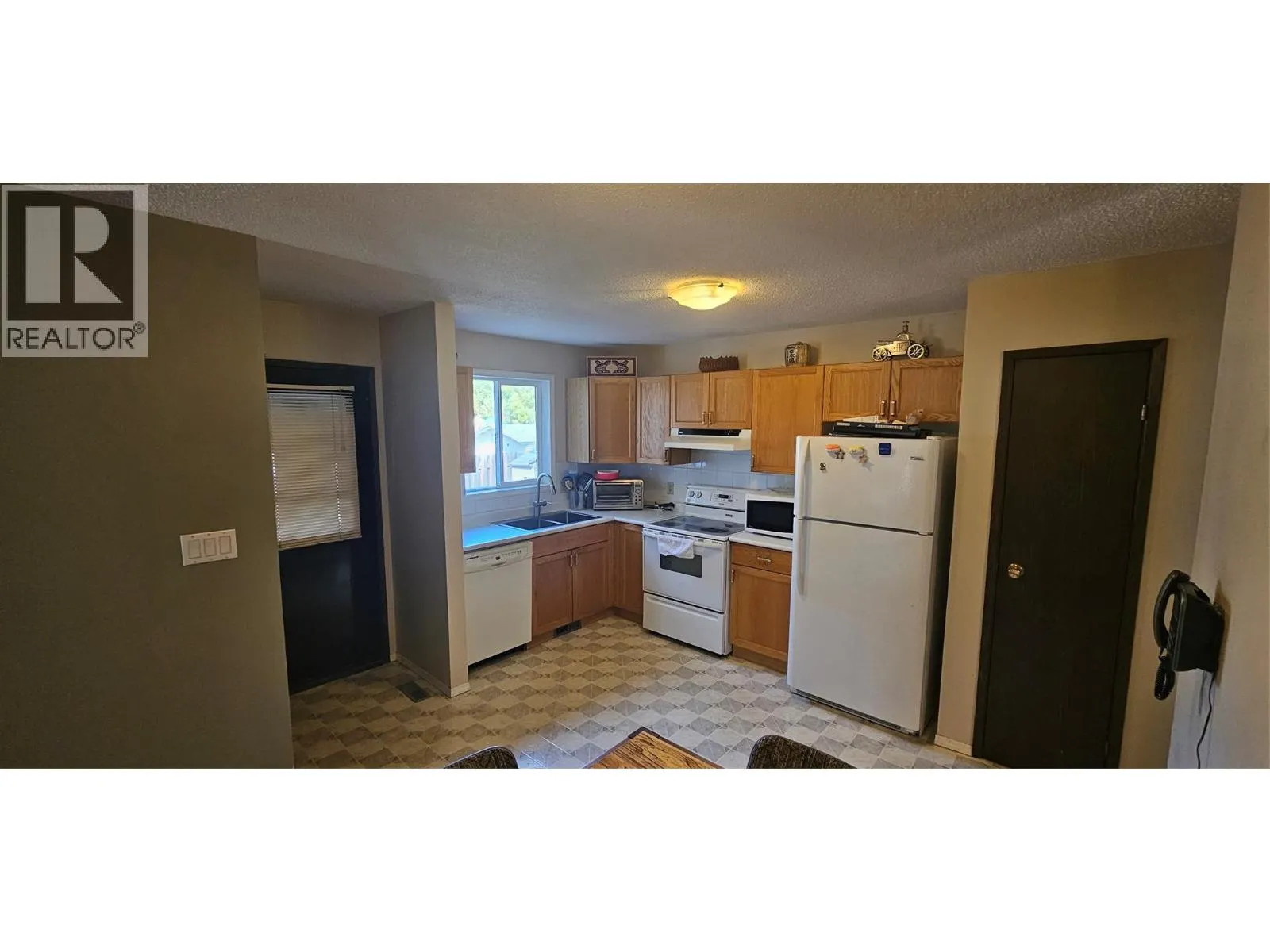 1234 Hickory Crescent