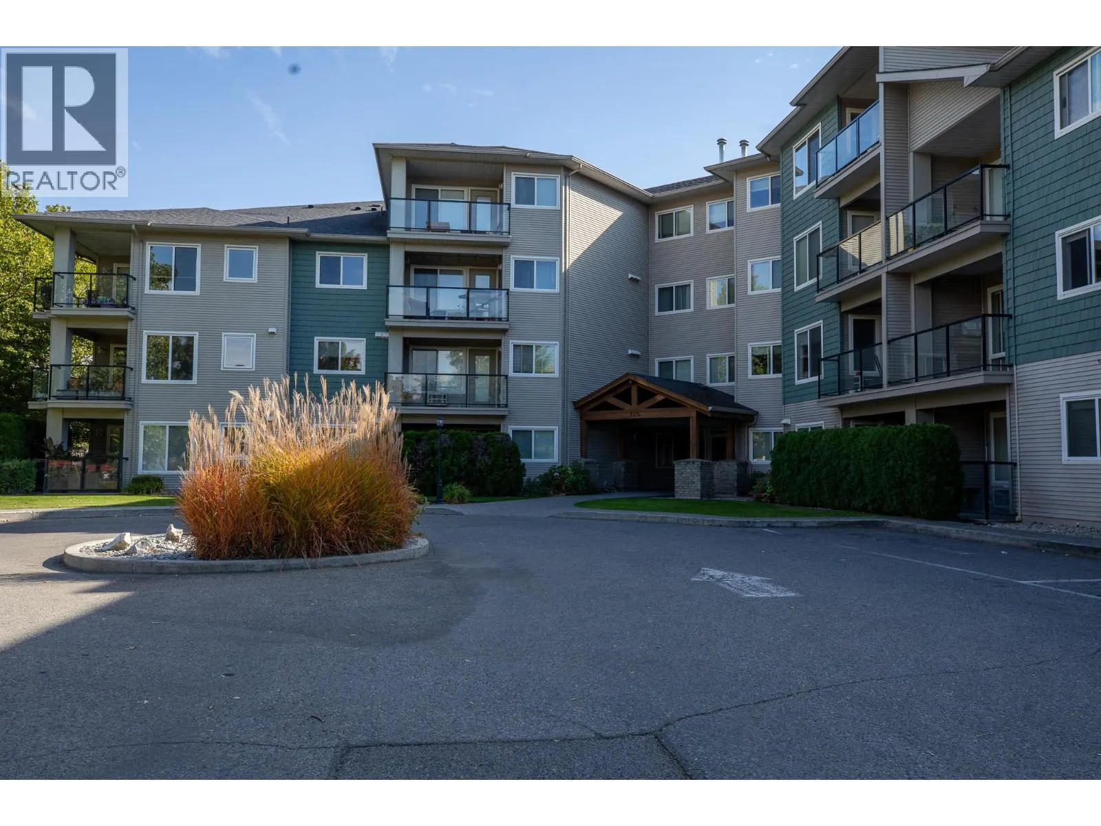 135 Ziprick Road Unit# 306