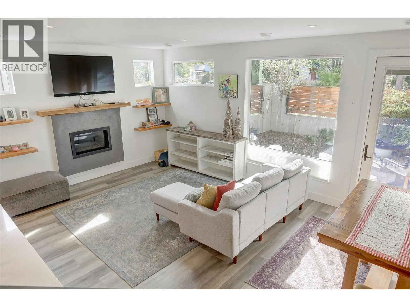 852 Stockwell Avenue Unit# 2