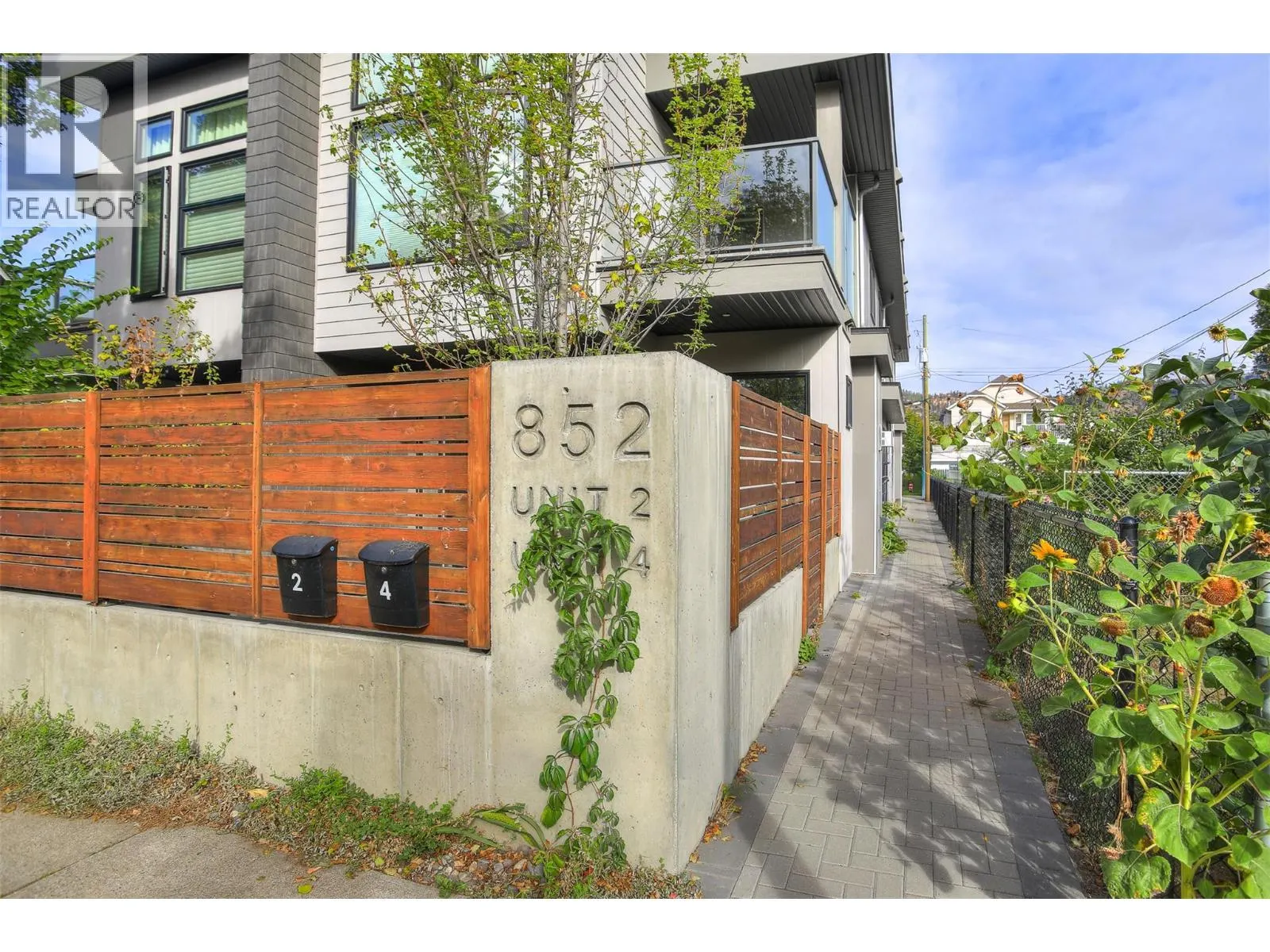 852 Stockwell Avenue Unit# 2