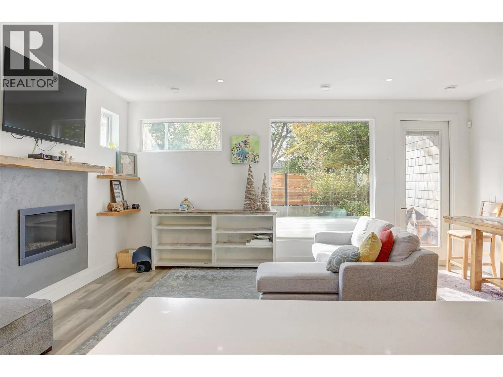 852 Stockwell Avenue Unit# 2
