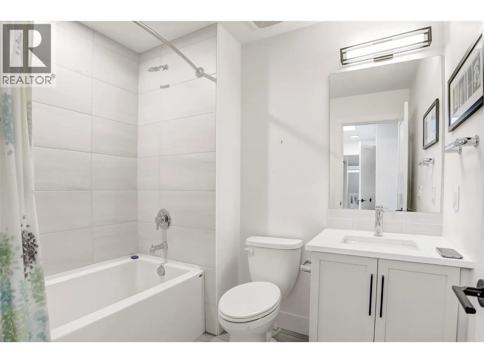 852 Stockwell Avenue Unit# 2