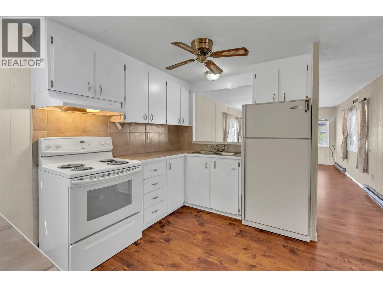 98 Okanagan Avenue E Unit# 101