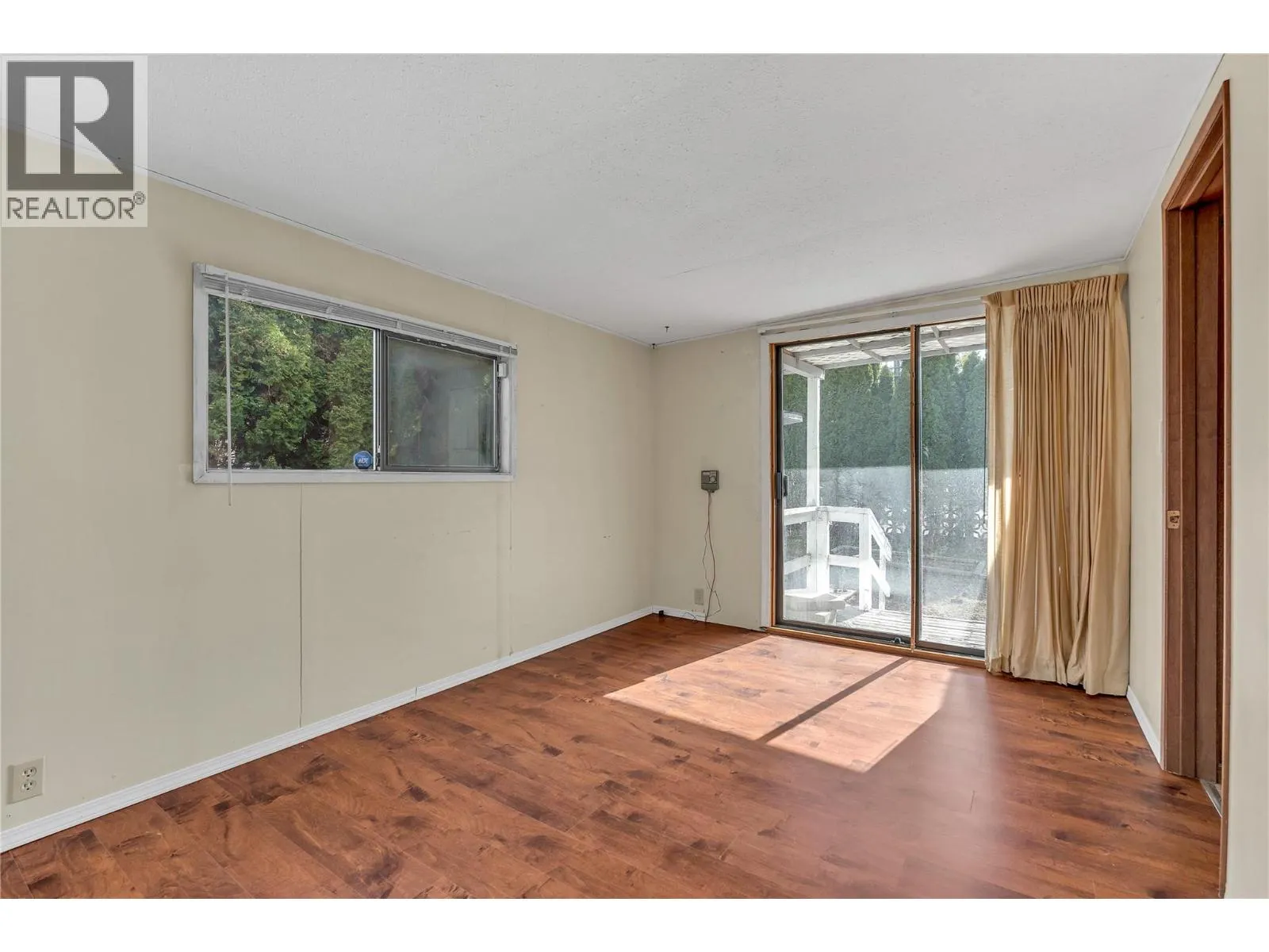 98 Okanagan Avenue E Unit# 101