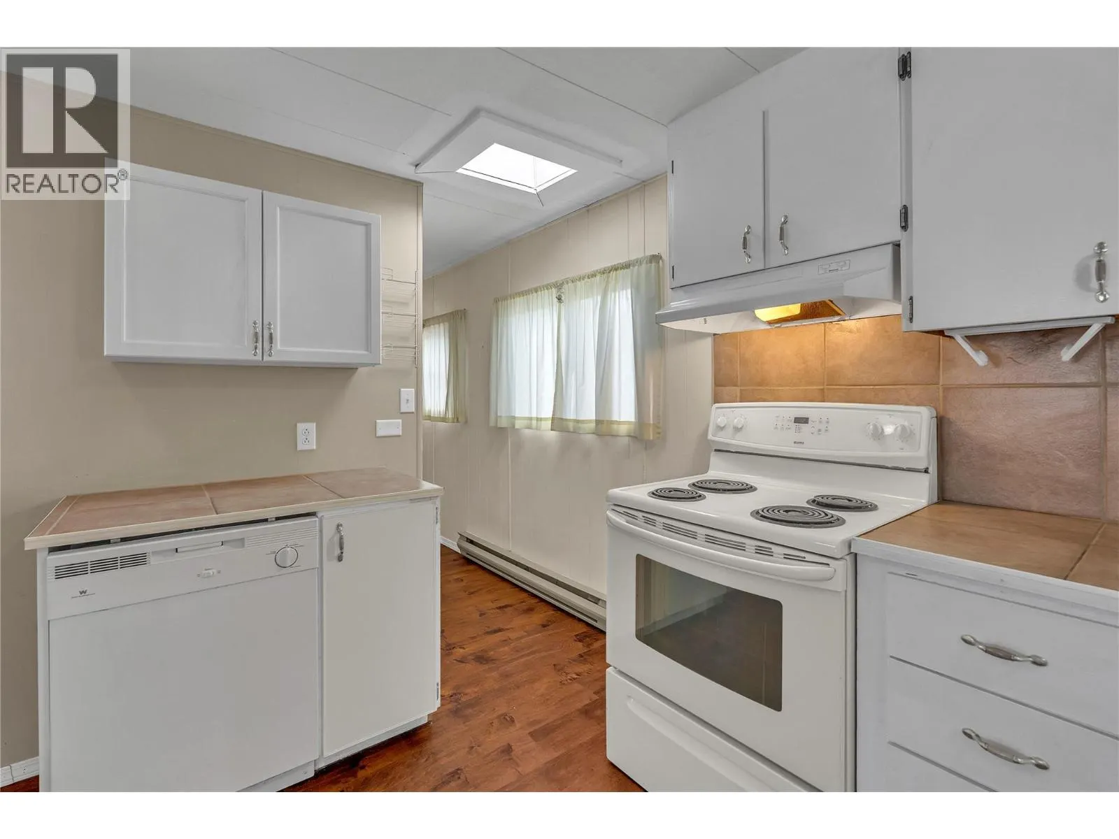 98 Okanagan Avenue E Unit# 101