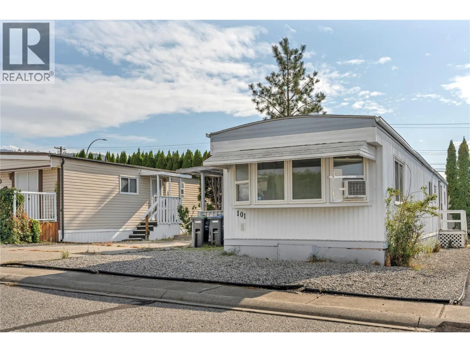 98 Okanagan Avenue E Unit# 101