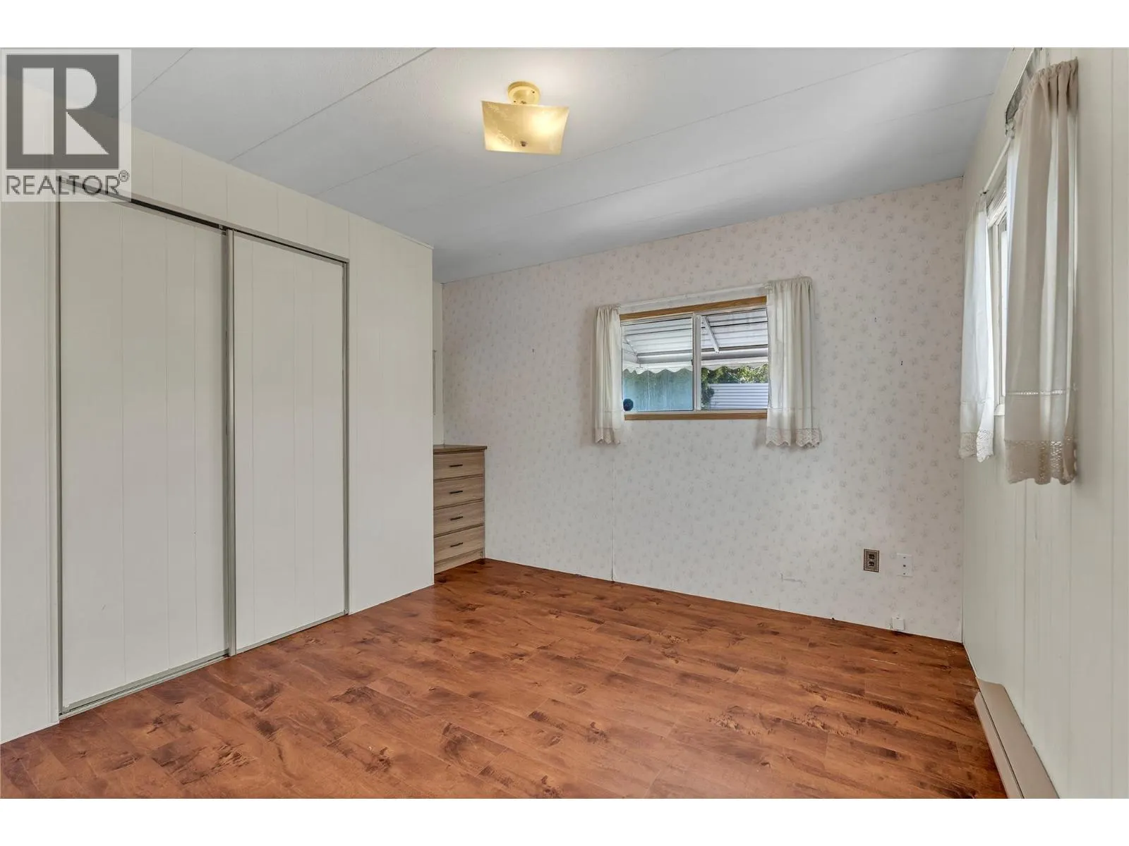 98 Okanagan Avenue E Unit# 101