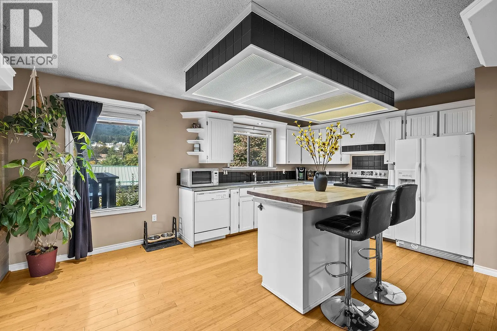 3616 Granada Crescent