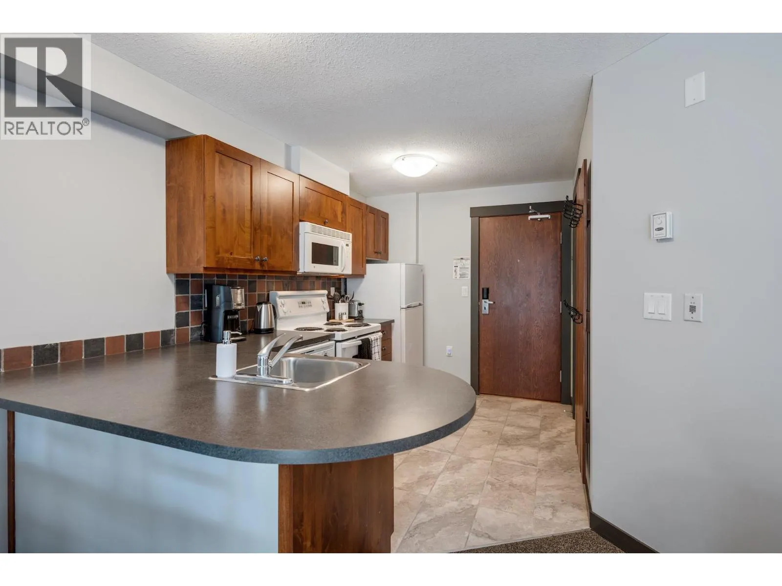 2070 SUMMIT Drive Unit# 301B Lot# STUDIO