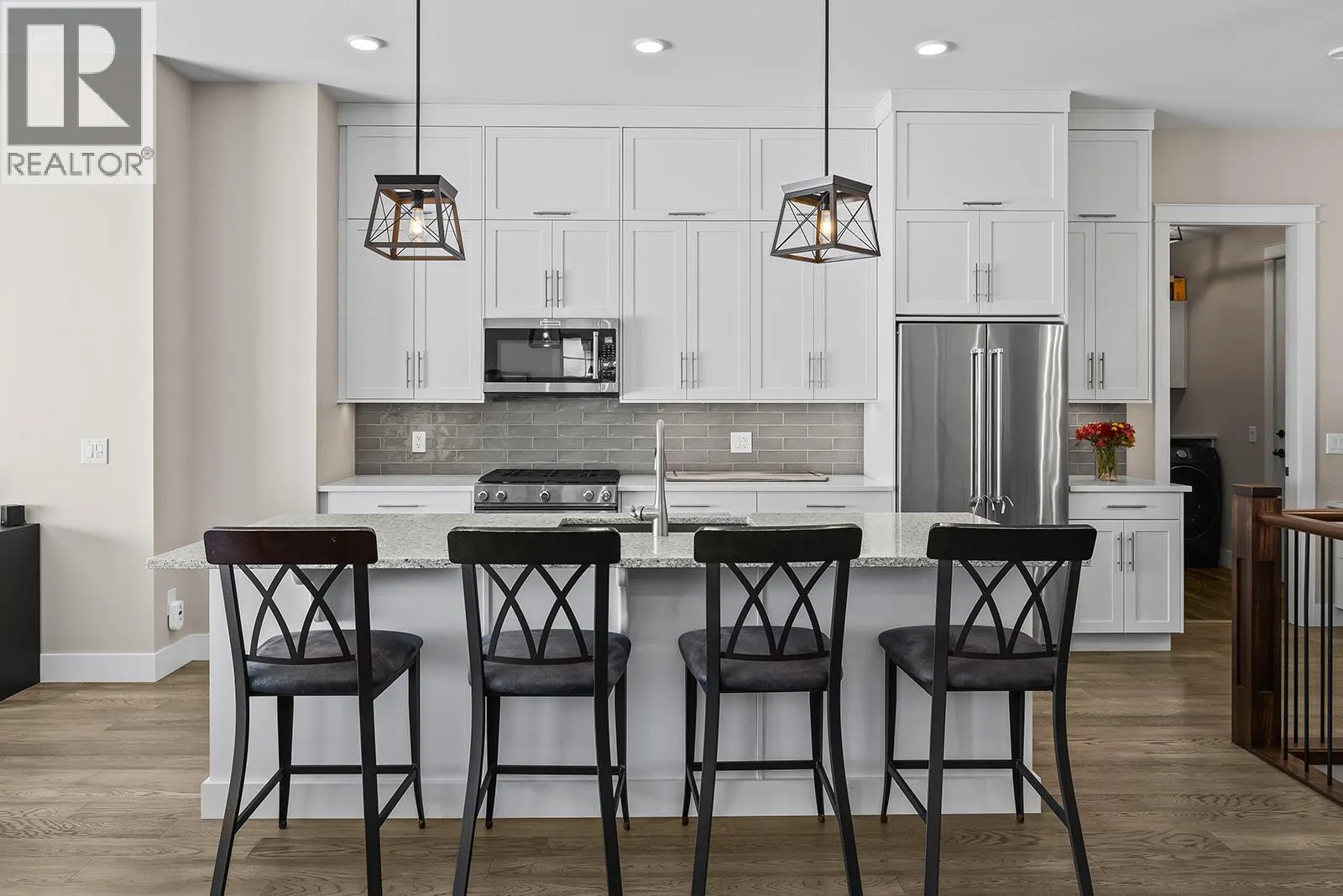 1827 Viewpoint Drive