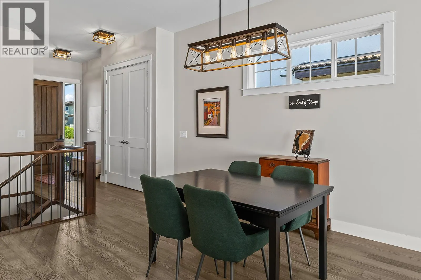 1827 Viewpoint Drive