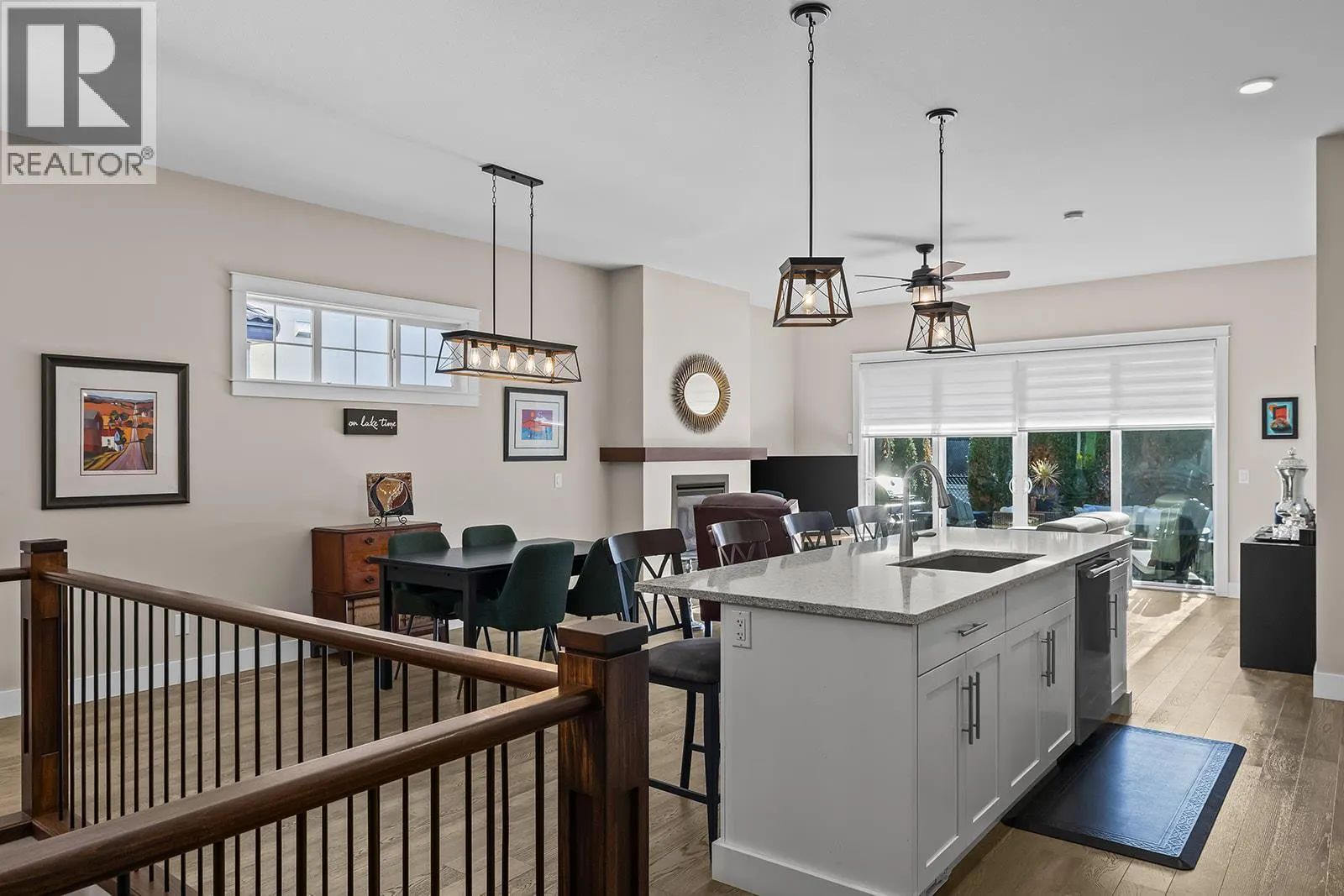 1827 Viewpoint Drive