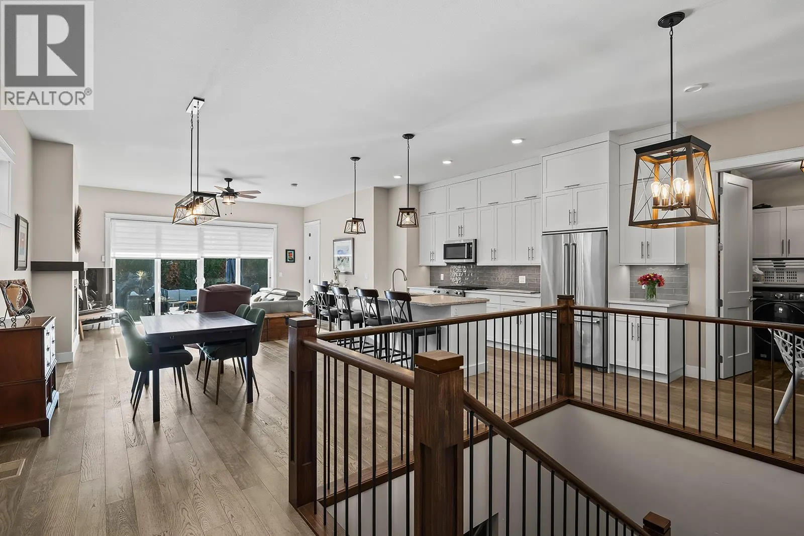 1827 Viewpoint Drive