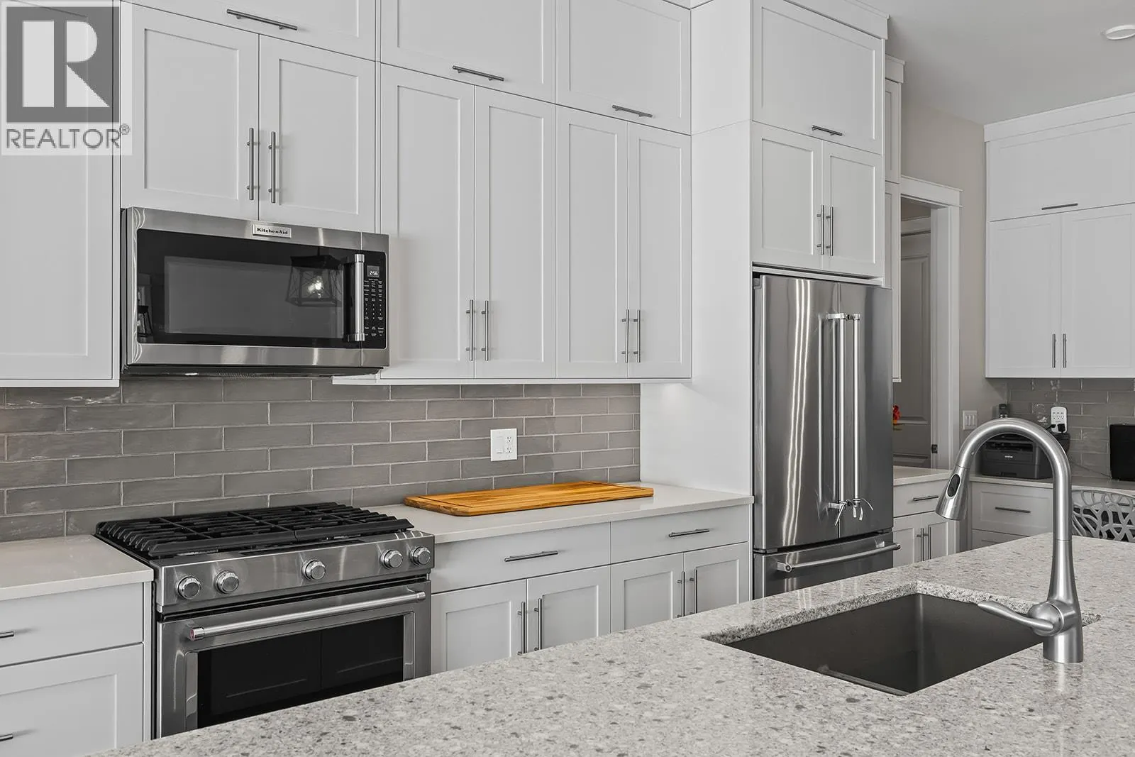 1827 Viewpoint Drive