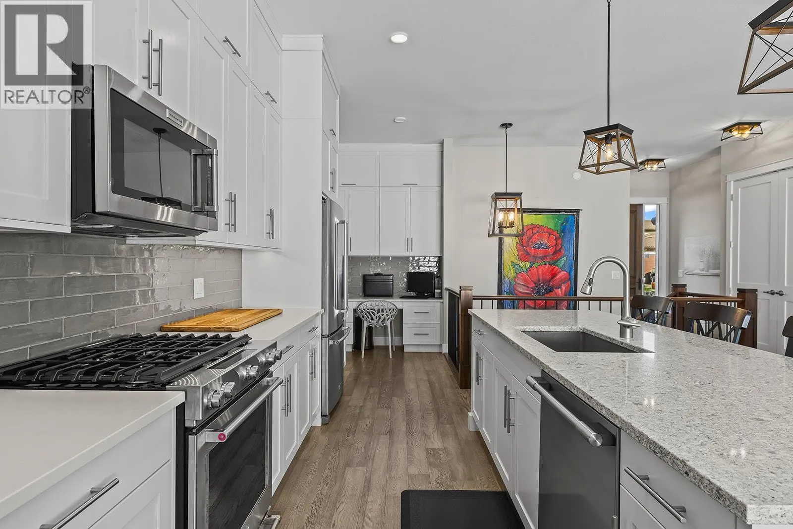 1827 Viewpoint Drive